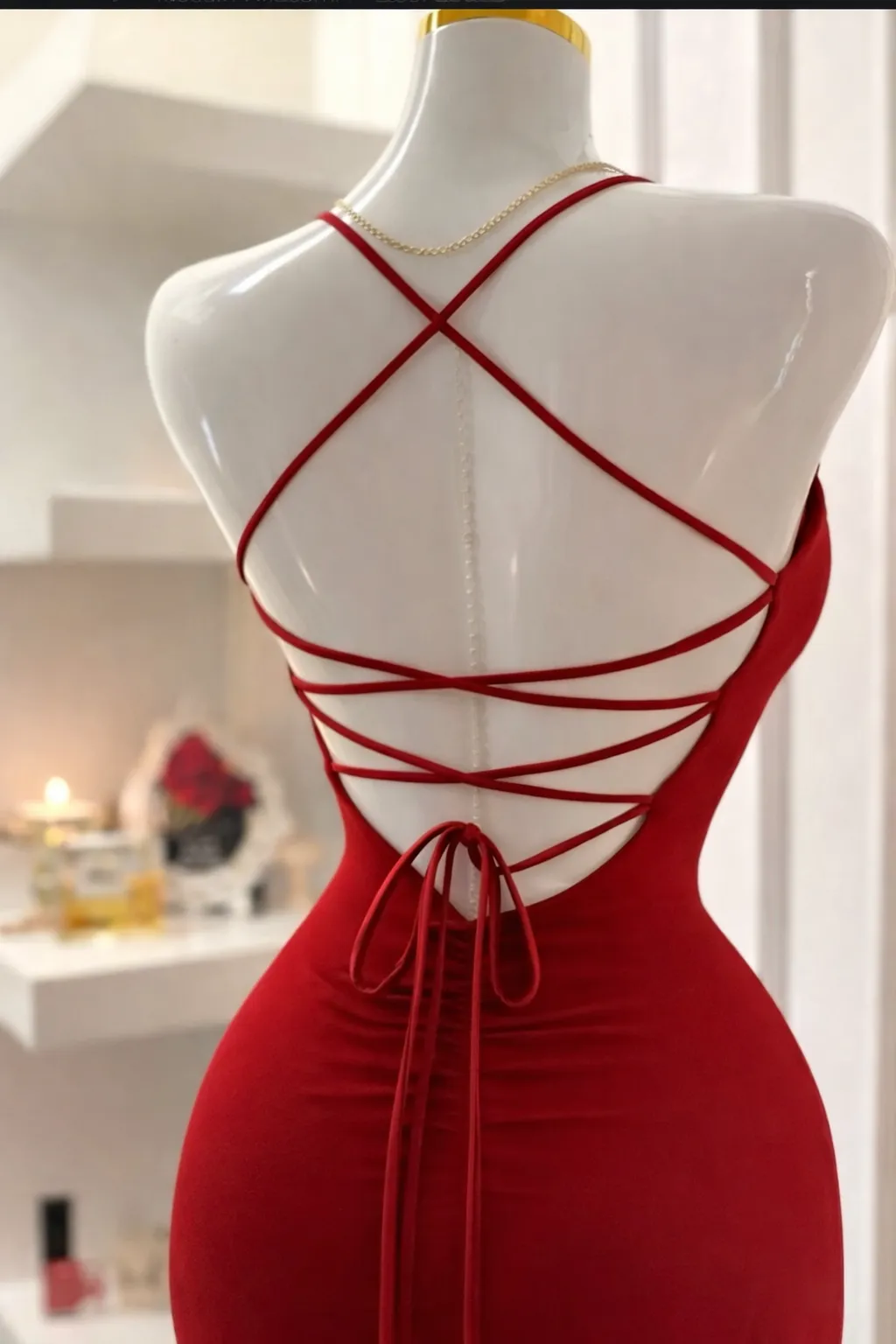 Robe longue à fente et dos lacé croisé