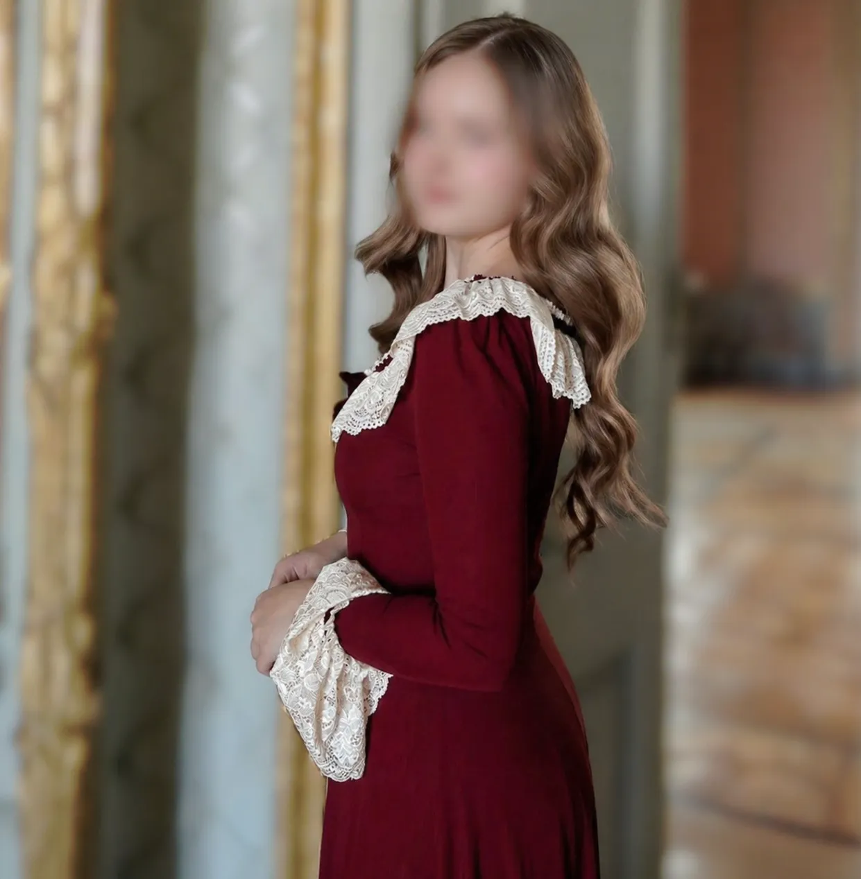 Robe folklorique Longue noire avec des détails en dentelle